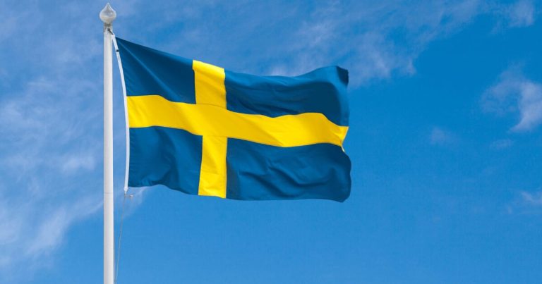 Rootsi lipp (1200 × 630 px) Gvengoat, Getty Images via Canva Pro (1)