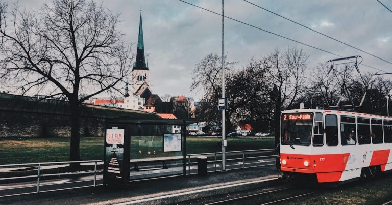Tramm Tallinnas. Autor: Oleg Karsakóv, pexels